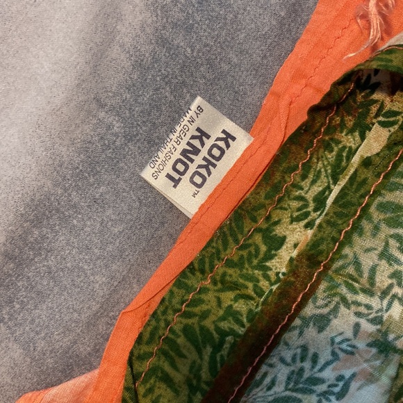 NWOT KOKO KNOT beach shawl - Picture 3 of 4